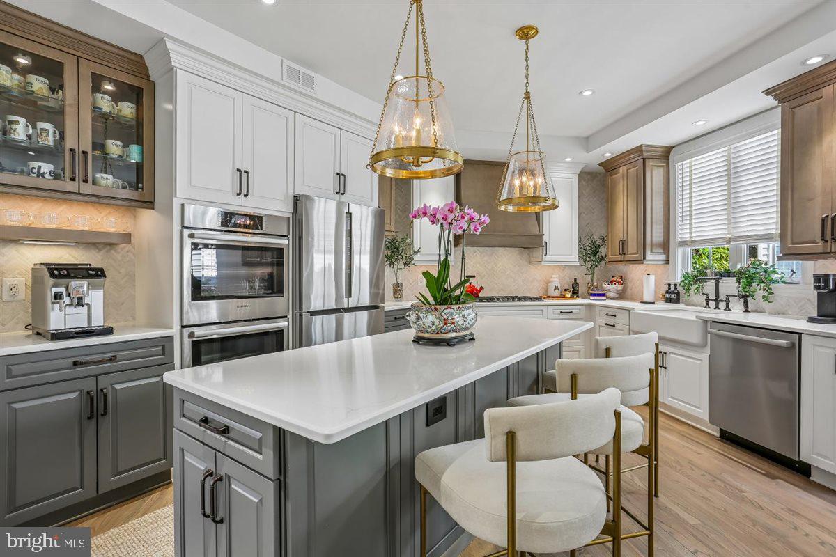 LEISURE WORLD - Residential