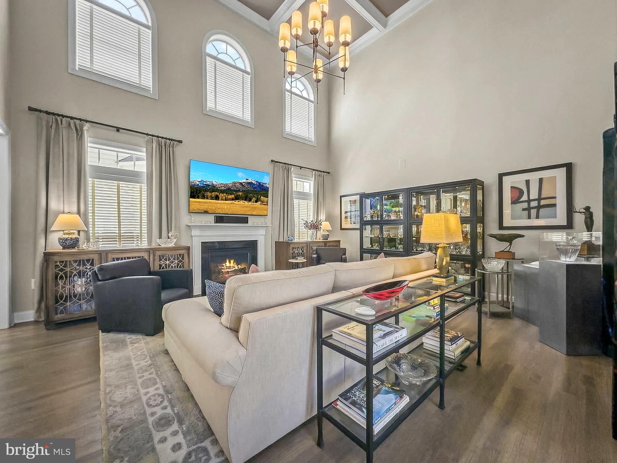 LEISURE WORLD - Residential