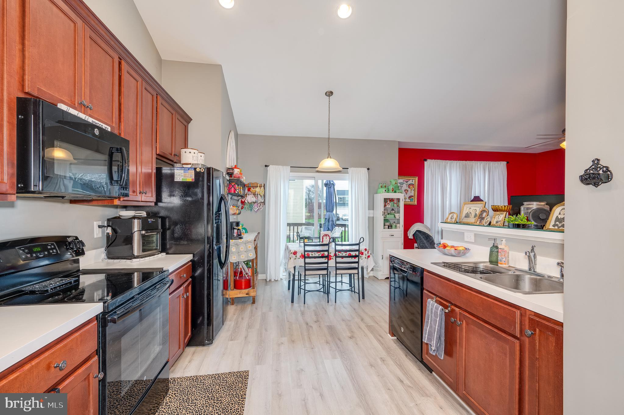 BENTWOOD ESTATES - Residential