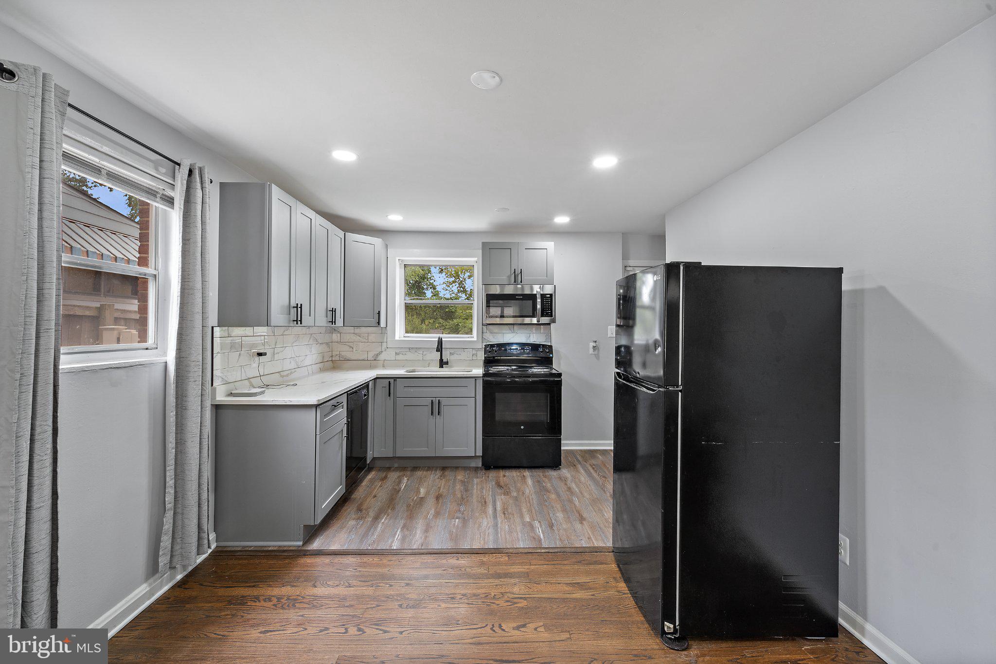 6929 DECATUR PLACE