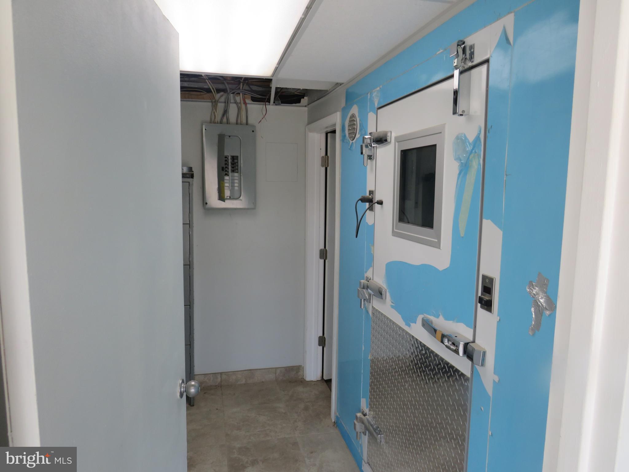 4526 WASHINGTON BOULEVARD