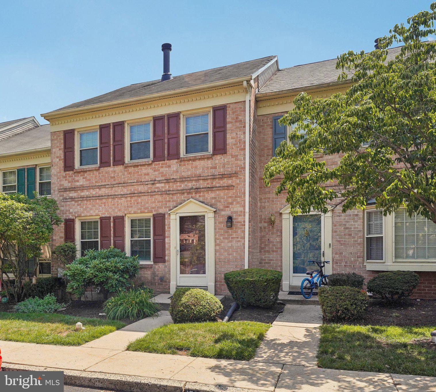 154 LAFAYETTE COURT