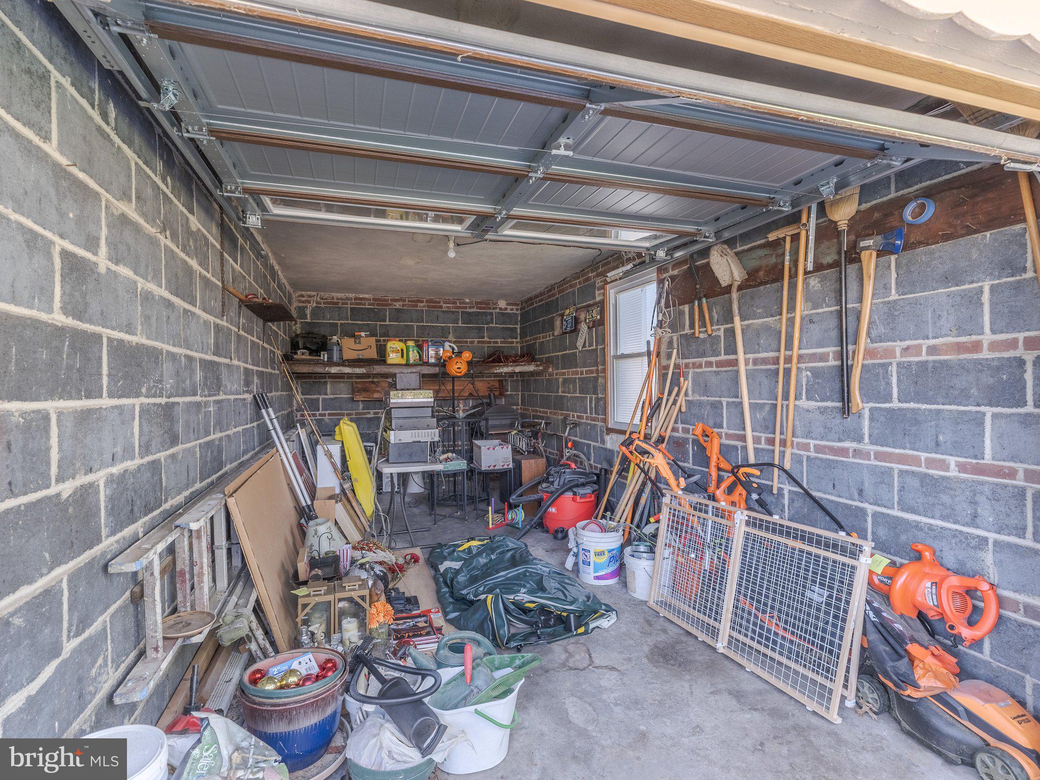 LANSDOWNE PARK - Residential