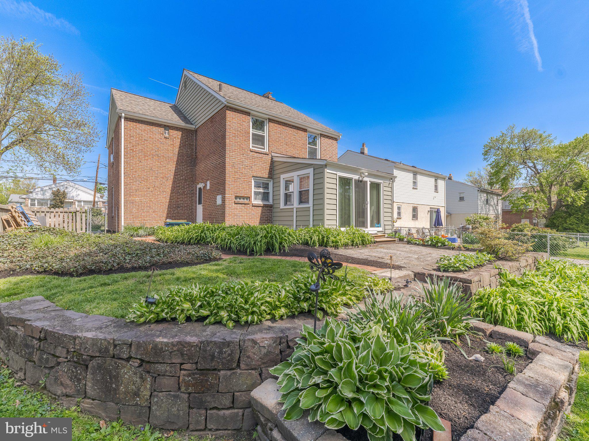 LANSDOWNE PARK - Residential