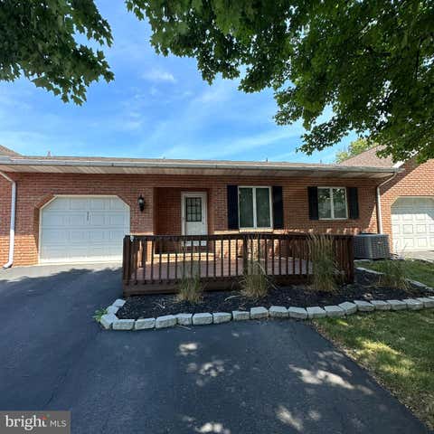 Townhouse For Rent - 323 Stonegate Court Ct<br/> Franklin County, CHAMBERSBURG, PA 17201