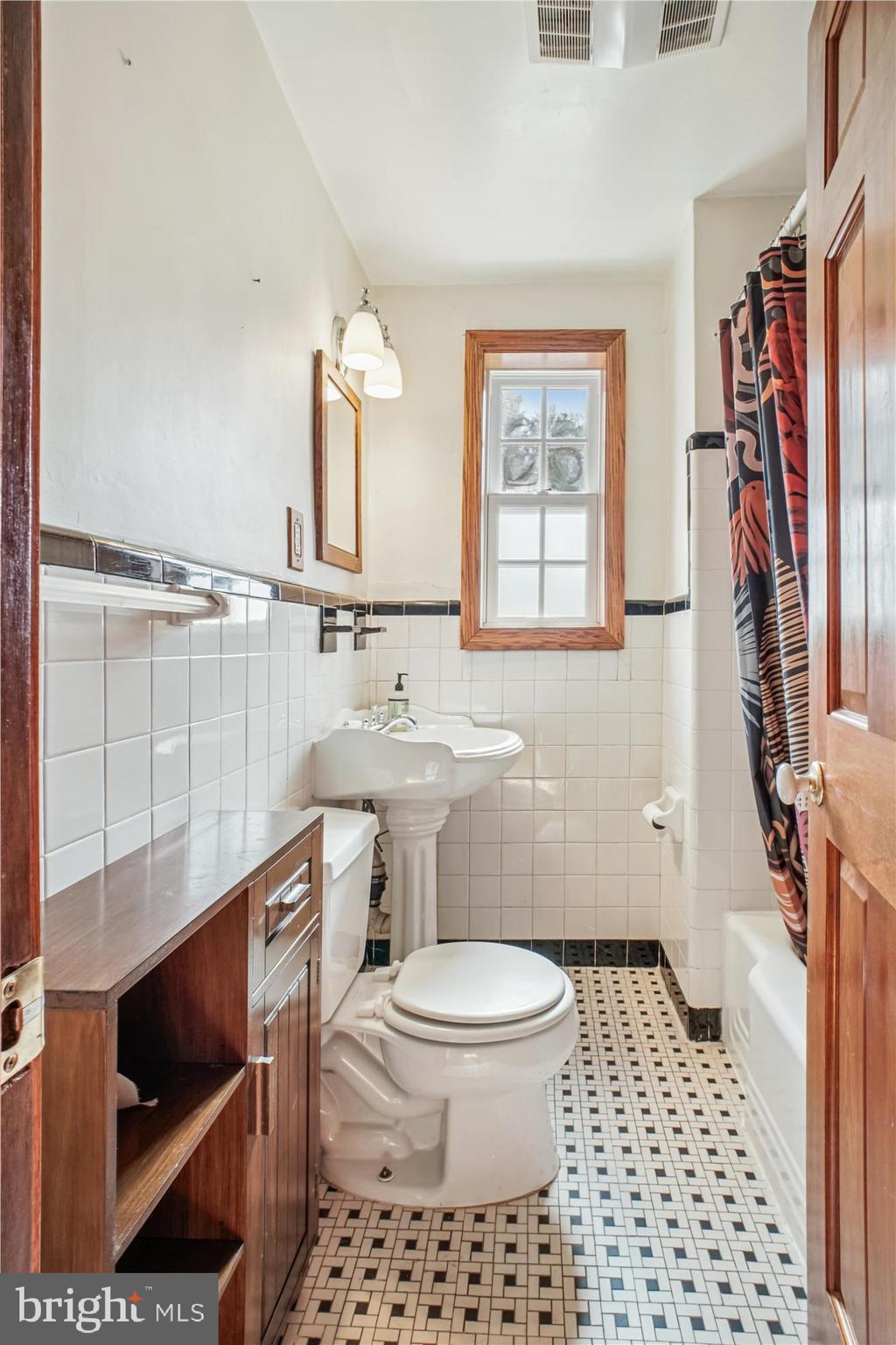 POTOWMACK CROSSING - Residential Lease