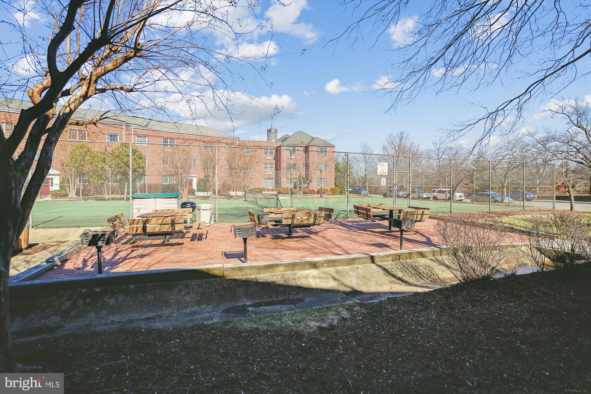 POTOWMACK CROSSING - Residential Lease