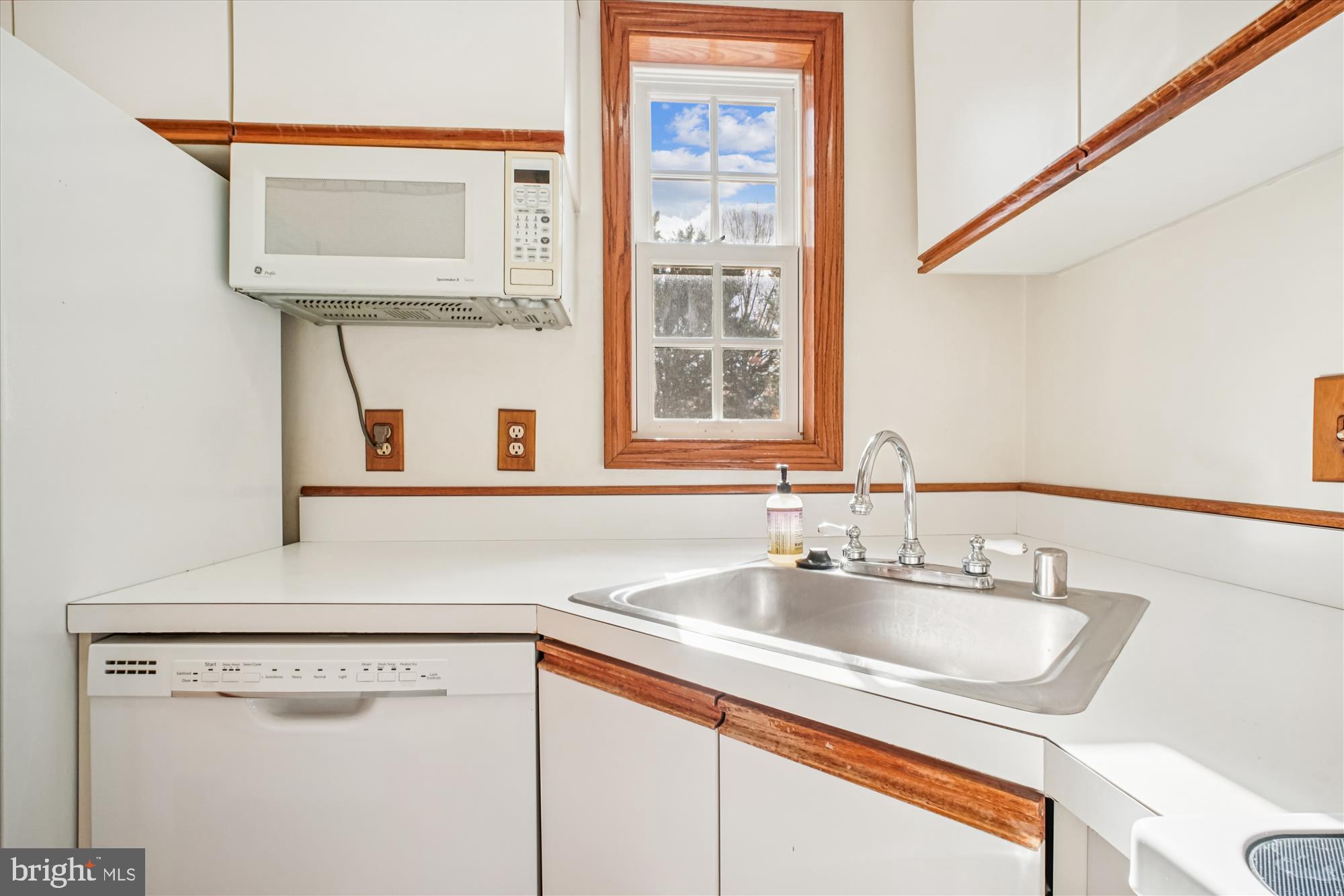 POTOWMACK CROSSING - Residential Lease