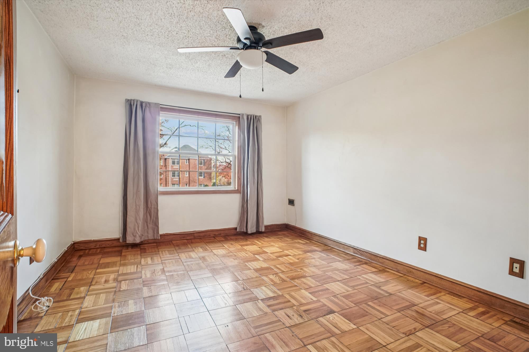 POTOWMACK CROSSING - Residential Lease