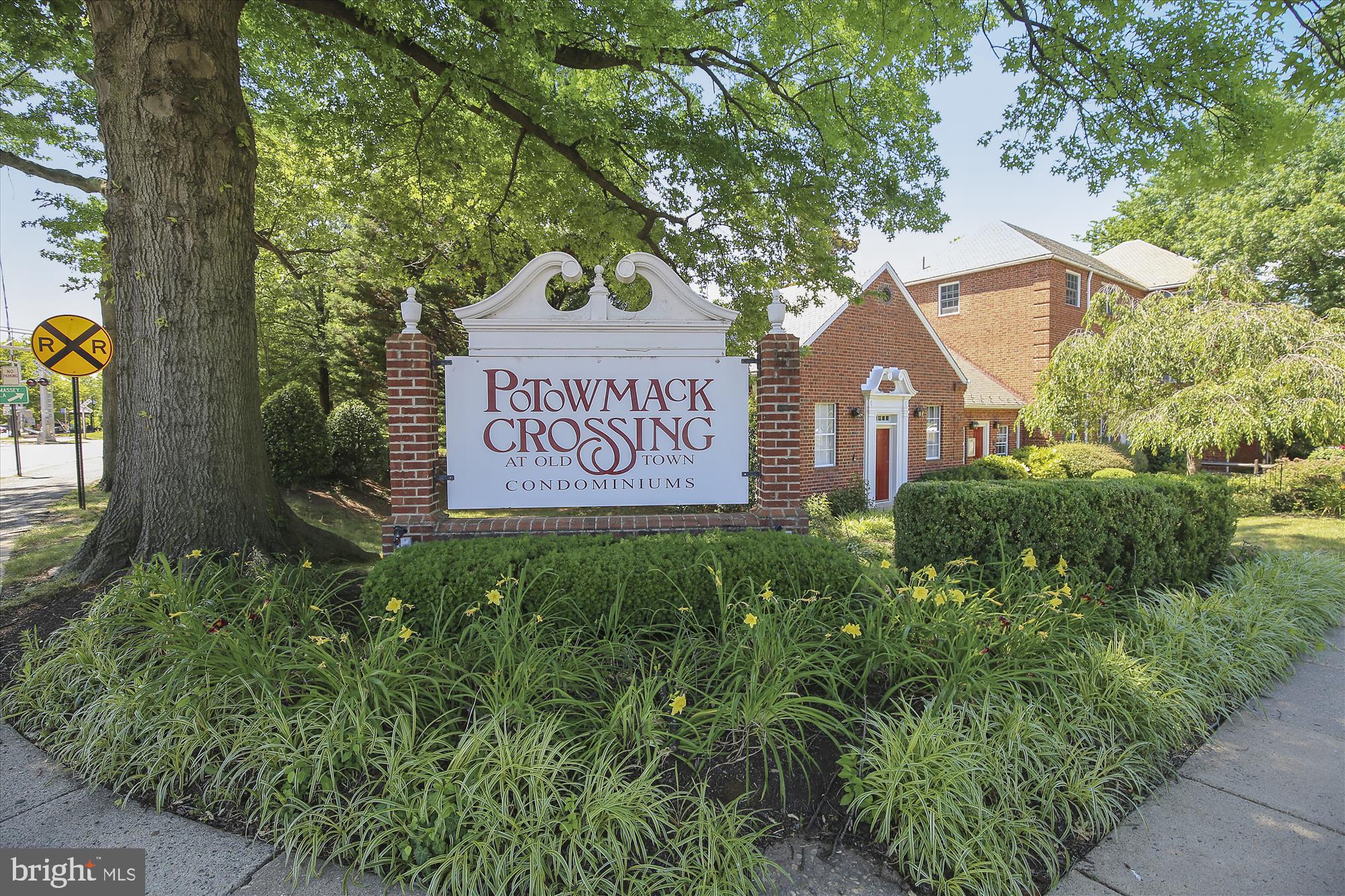 POTOWMACK CROSSING - Residential Lease