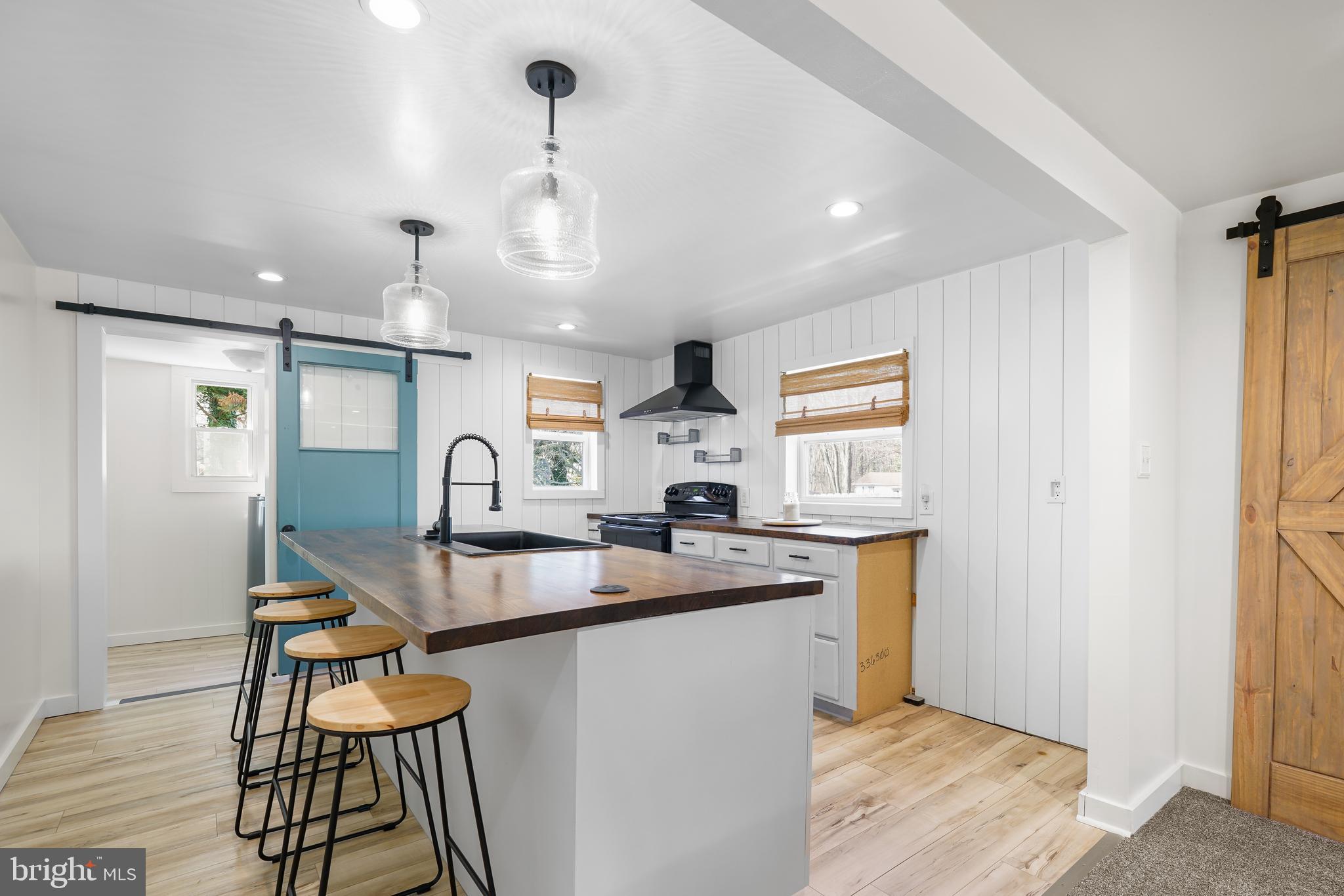 CHARLESTOWN MANOR - Residential