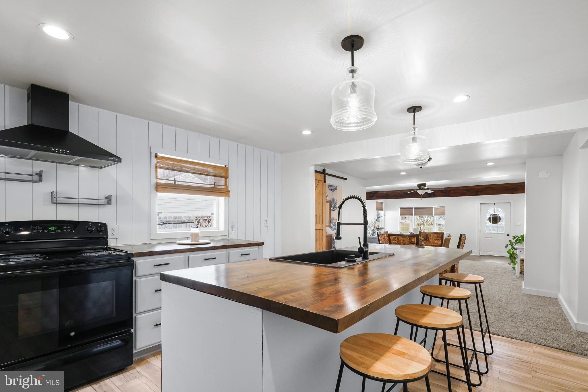 CHARLESTOWN MANOR - Residential