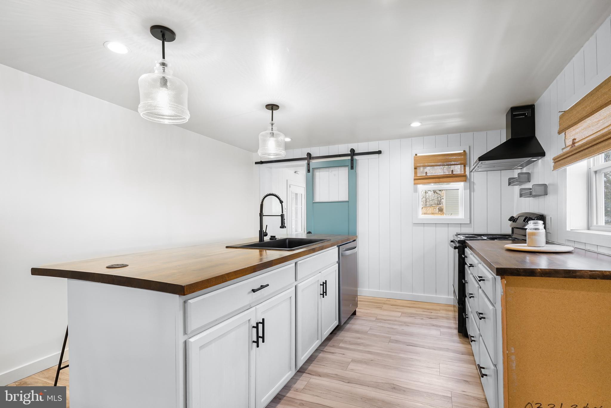 CHARLESTOWN MANOR - Residential