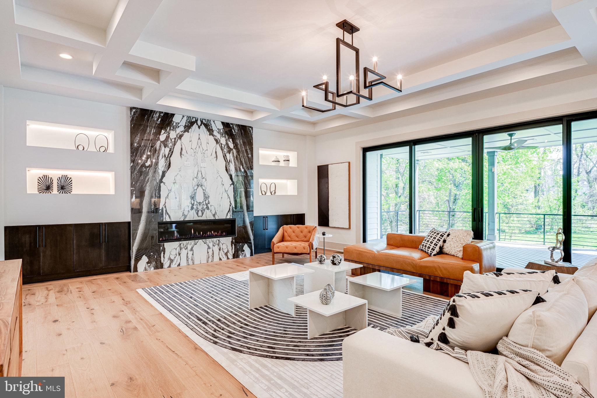 SALONA VILLAGE - Residential