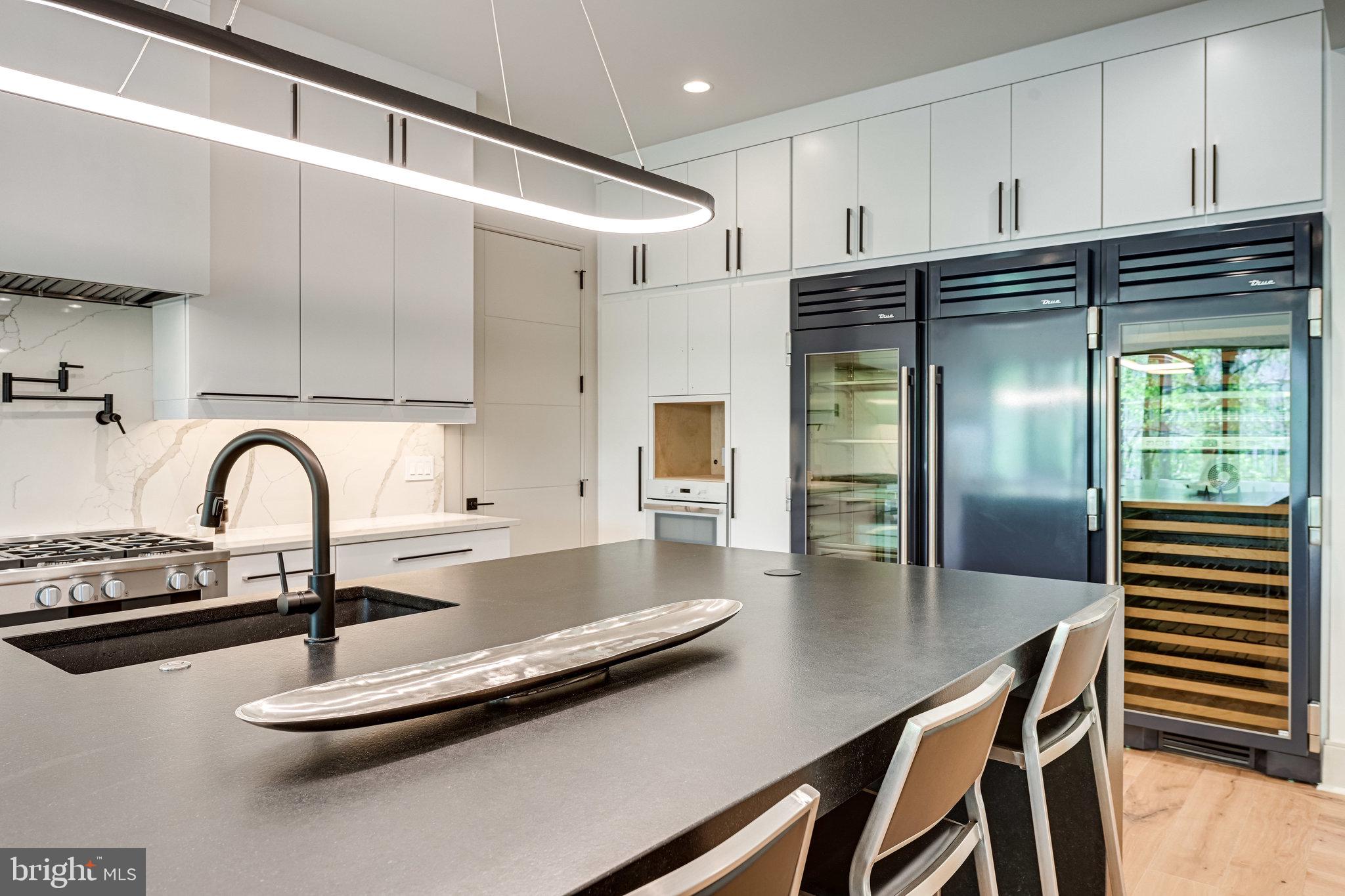 SALONA VILLAGE - Residential