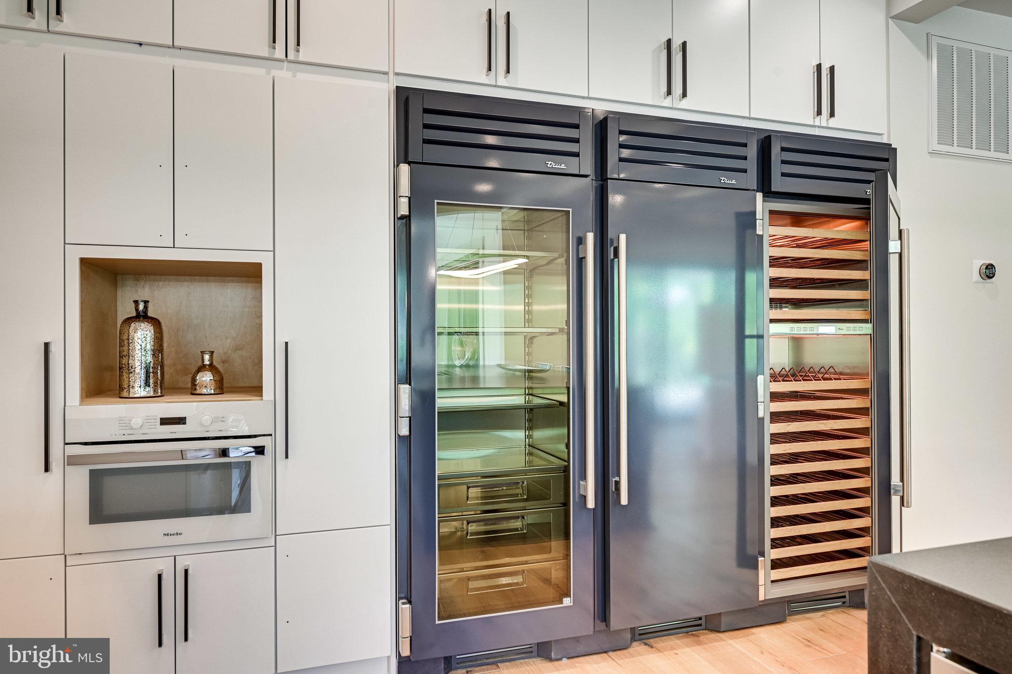 SALONA VILLAGE - Residential