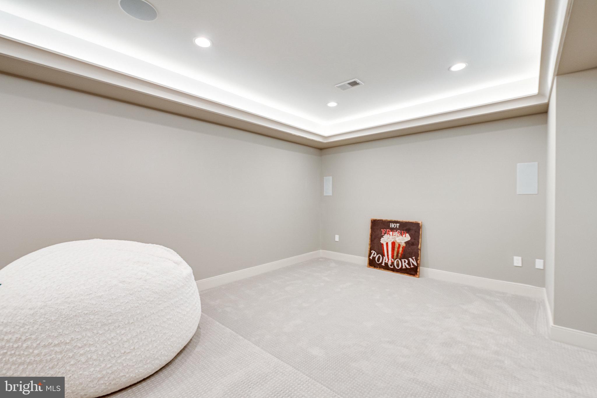 SALONA VILLAGE - Residential