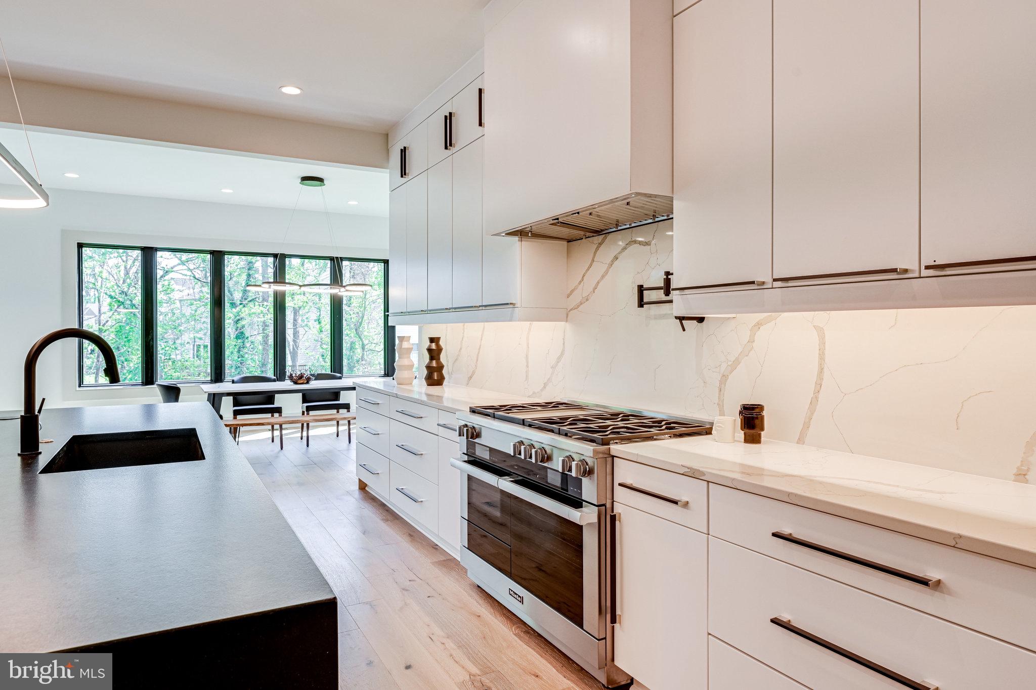 SALONA VILLAGE - Residential