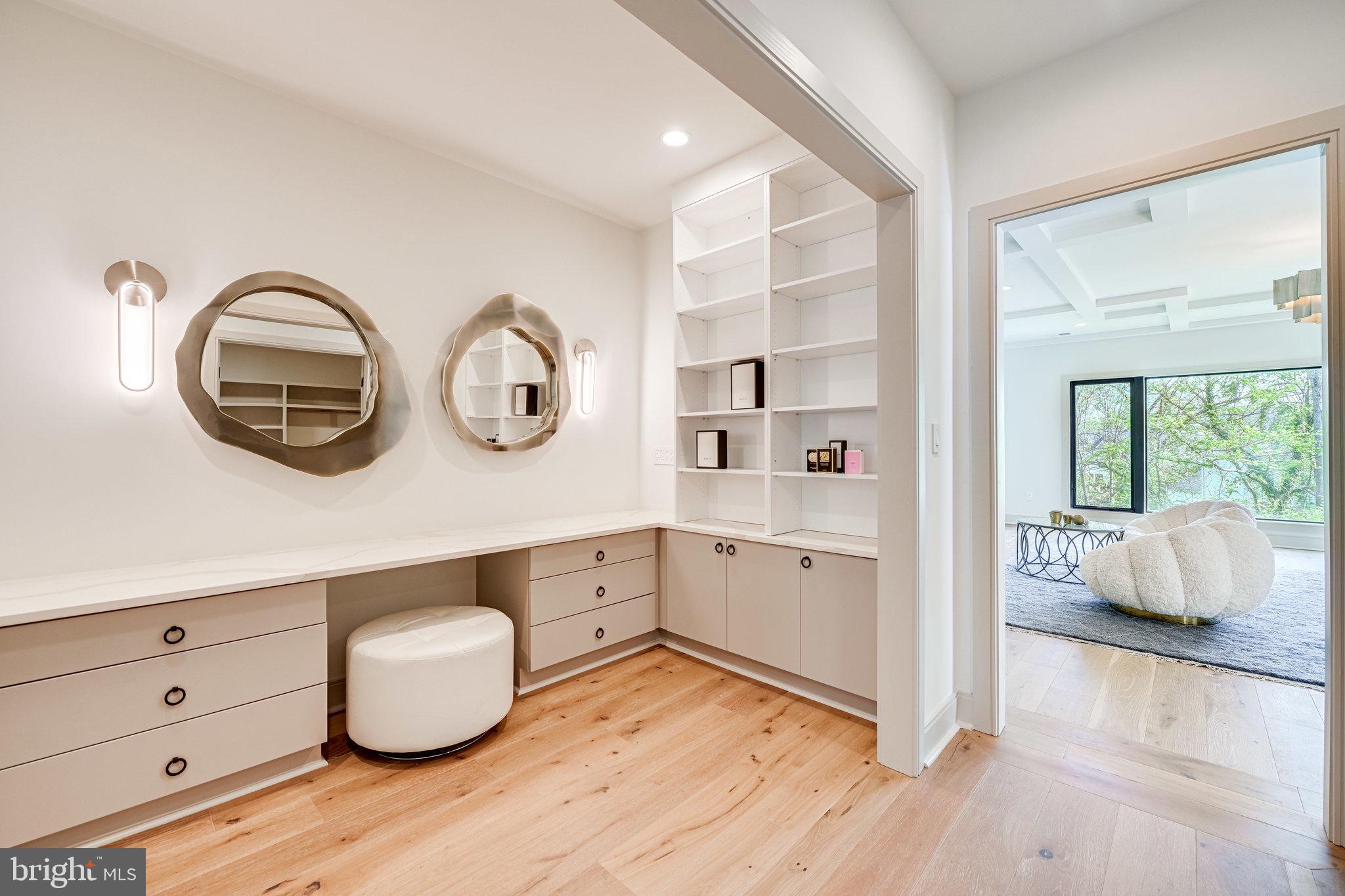 SALONA VILLAGE - Residential