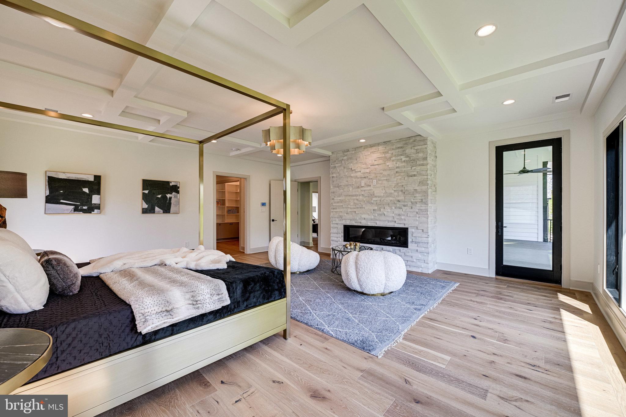 SALONA VILLAGE - Residential