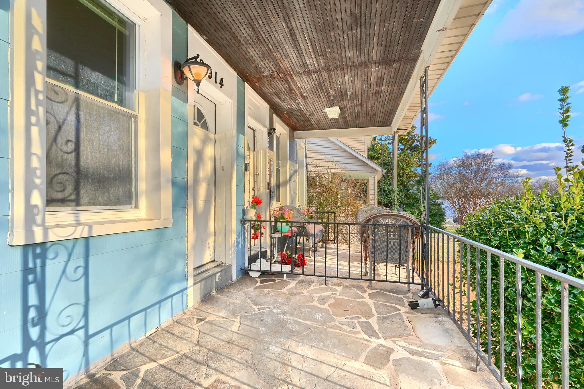 2914 PINEWOOD AVENUE