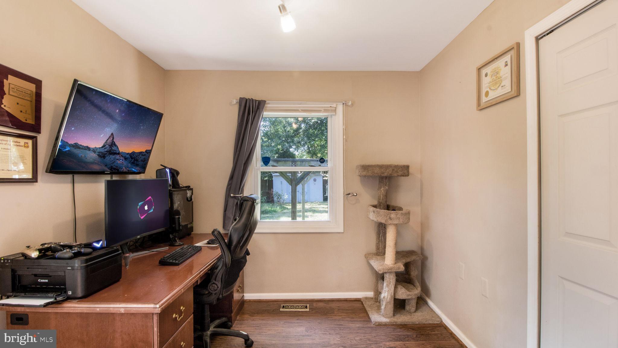 YORKTOWN - Residential