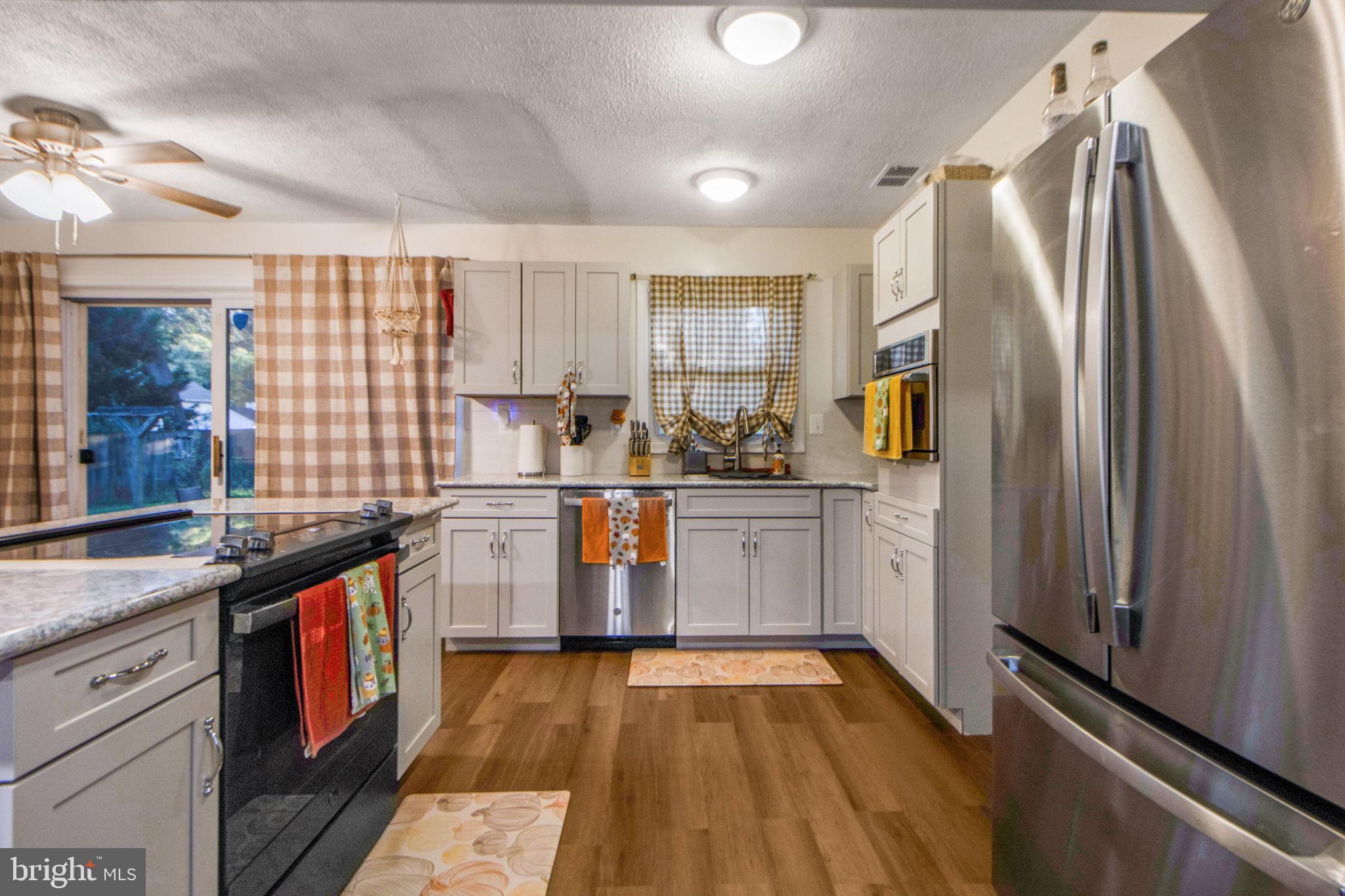 YORKTOWN - Residential