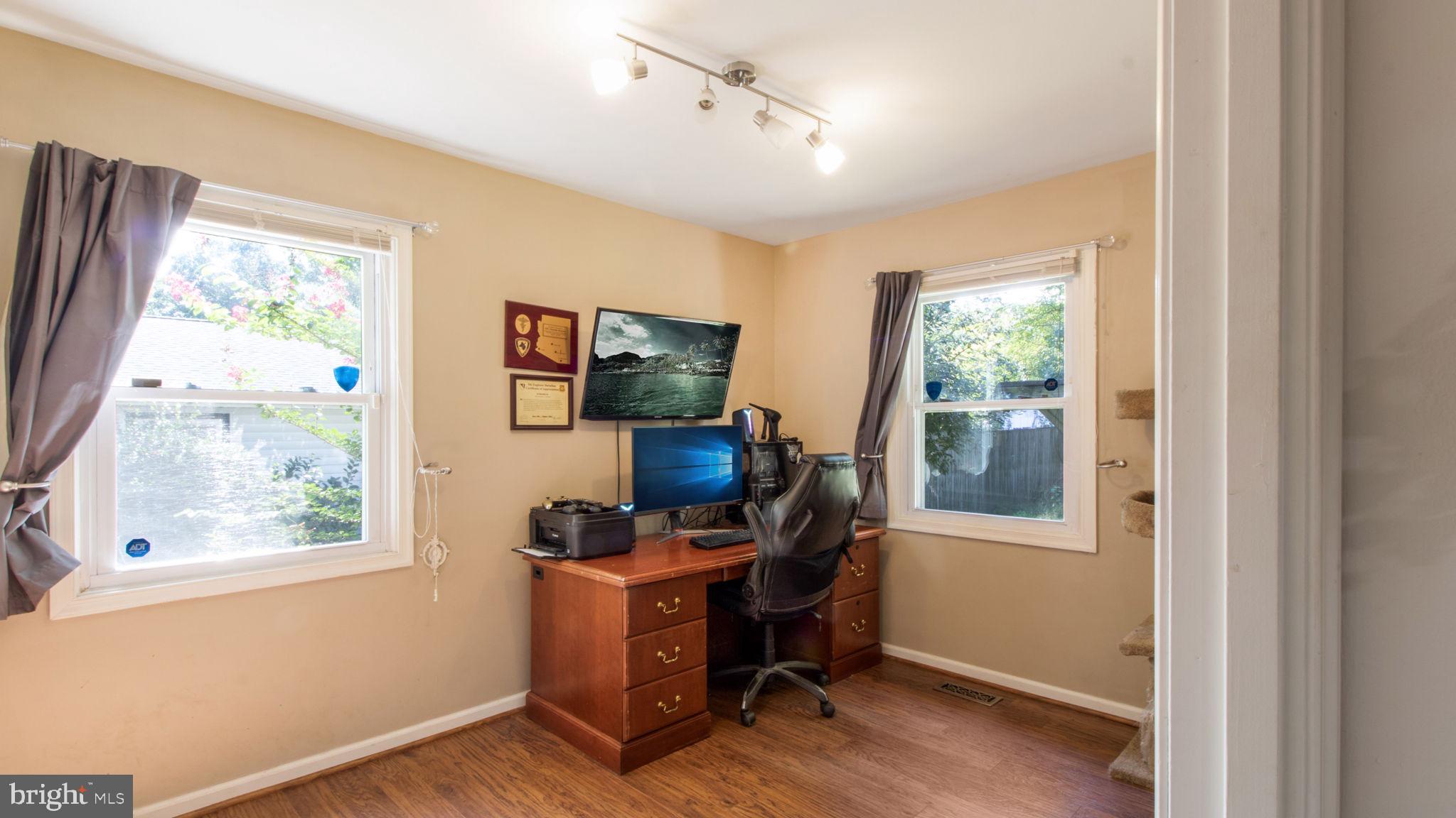 YORKTOWN - Residential