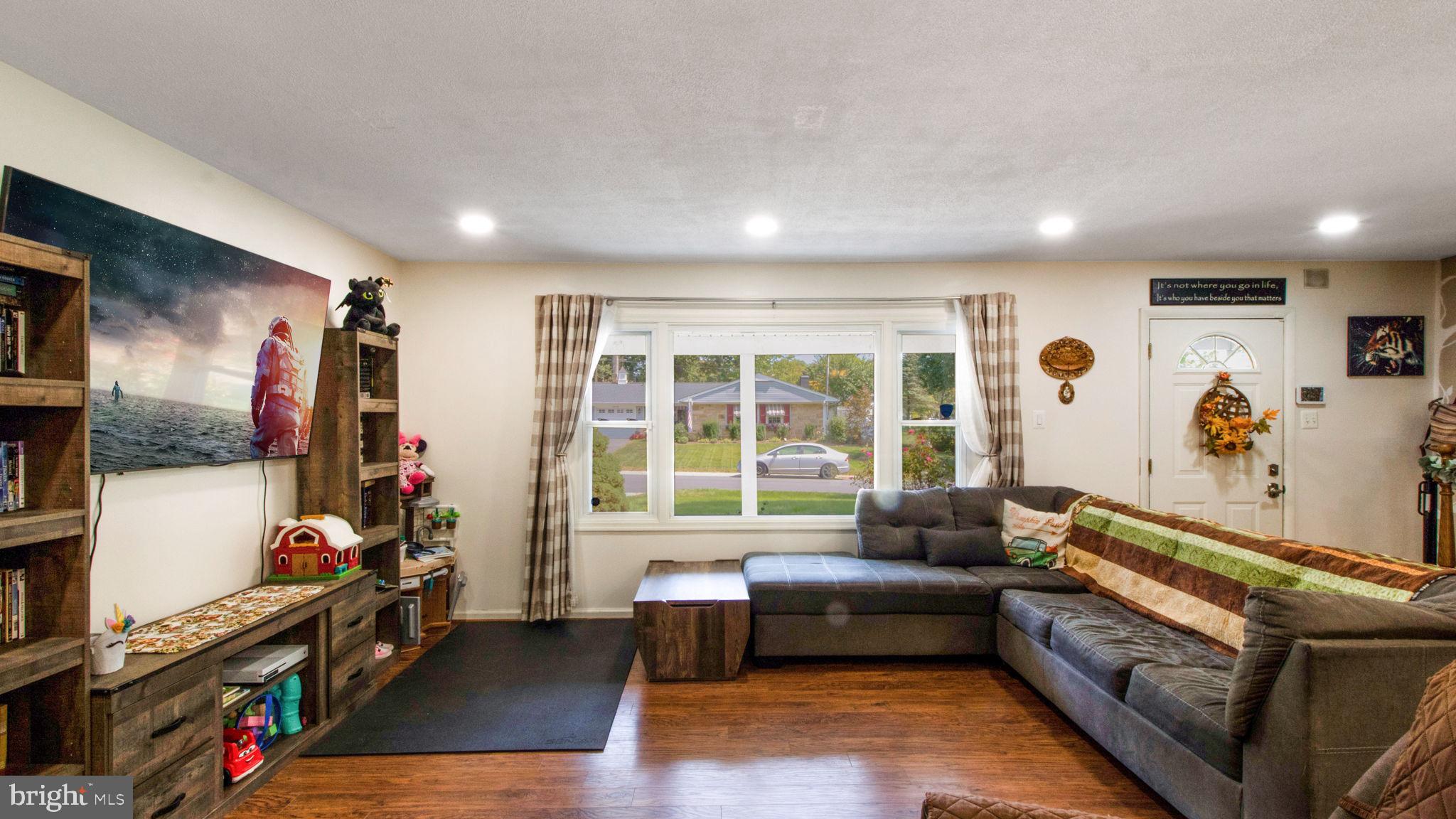 YORKTOWN - Residential