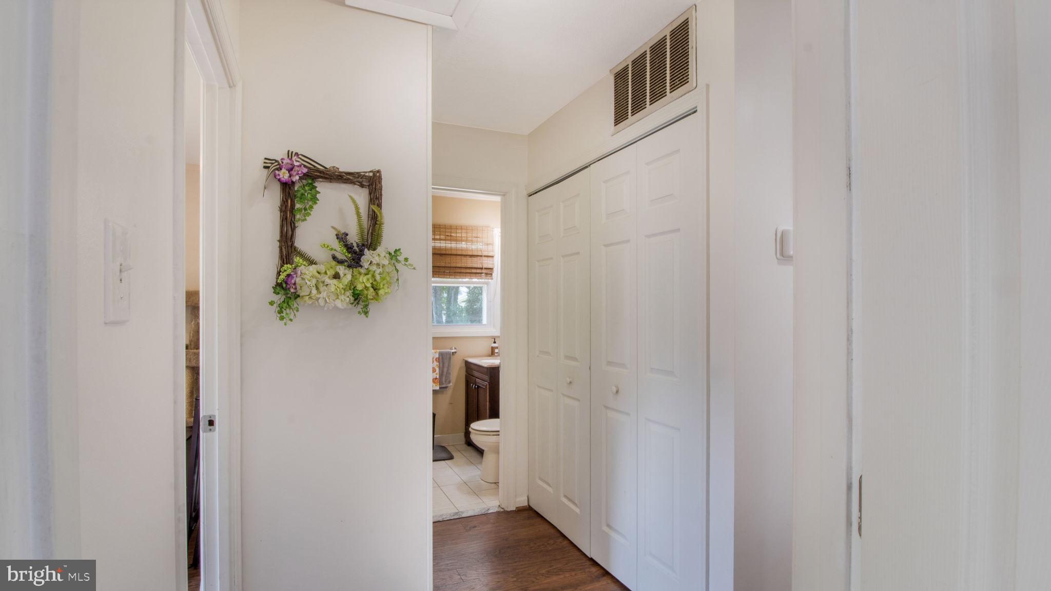 YORKTOWN - Residential