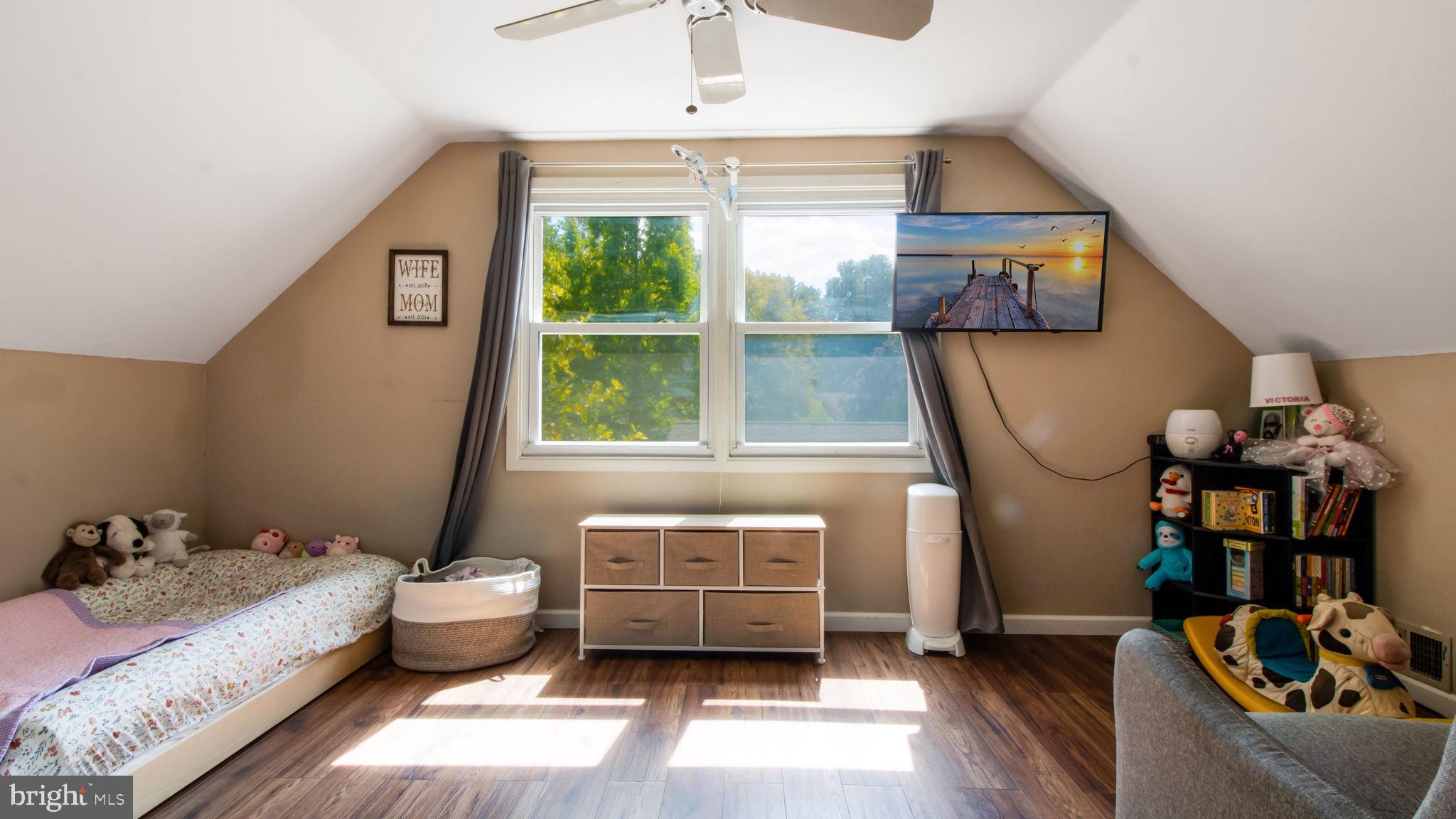 YORKTOWN - Residential