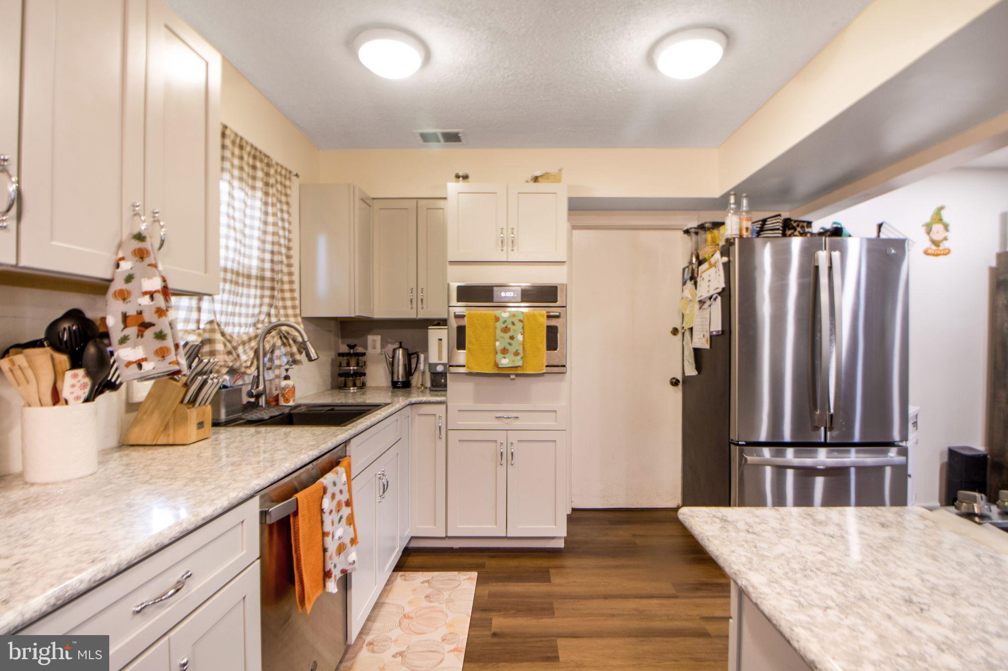 YORKTOWN - Residential