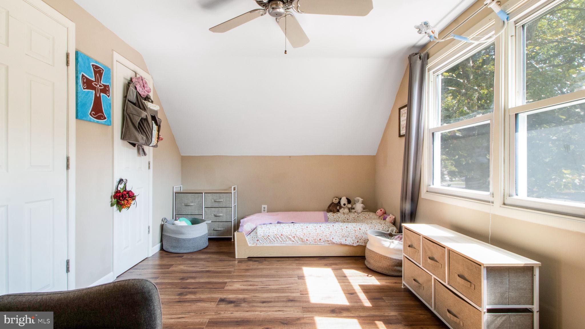 YORKTOWN - Residential