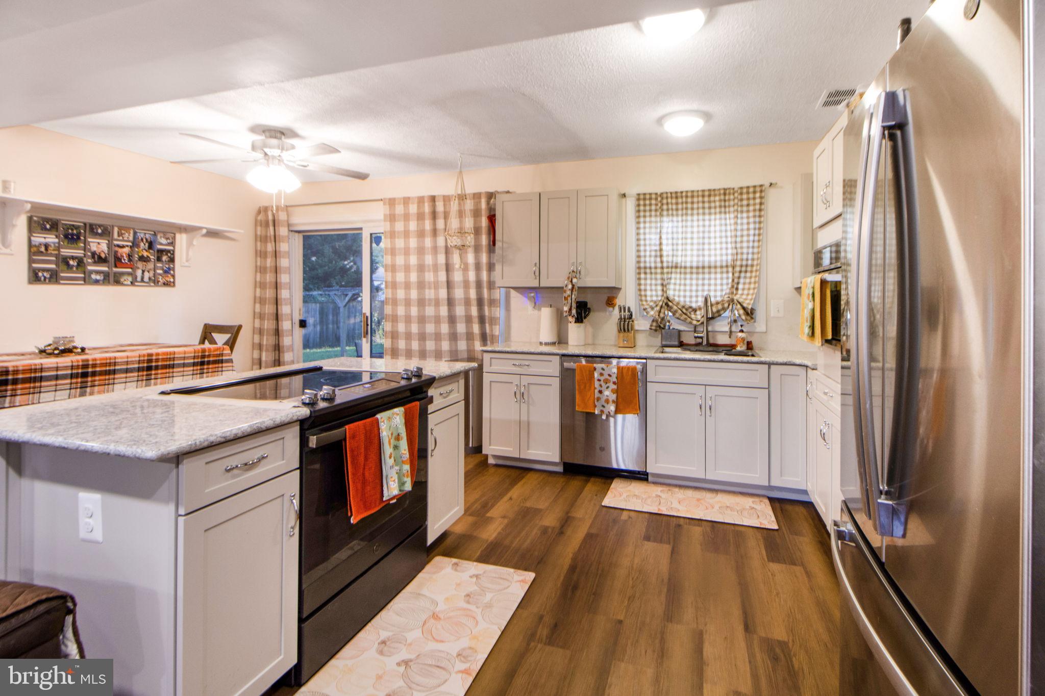 YORKTOWN - Residential