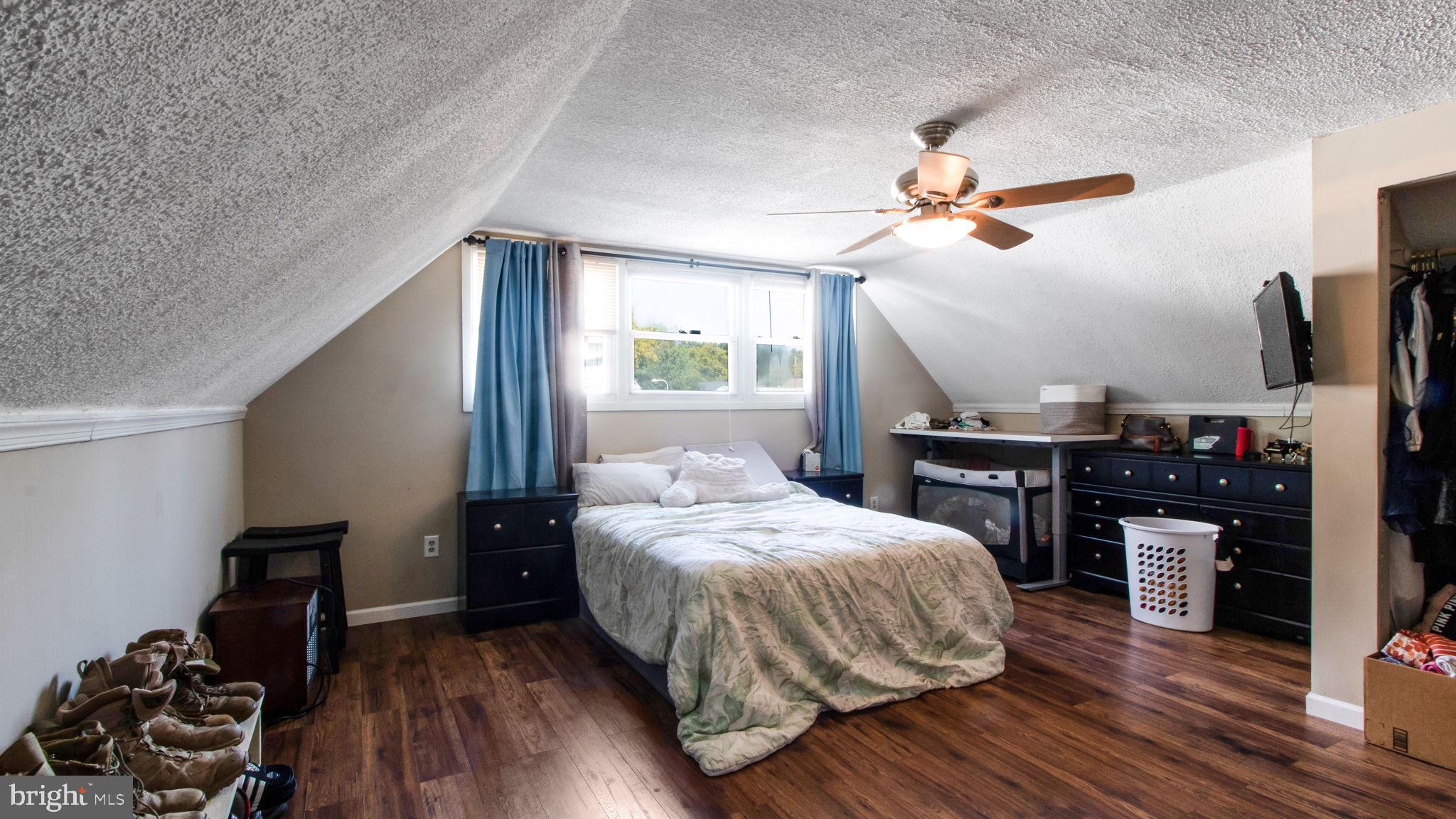 YORKTOWN - Residential