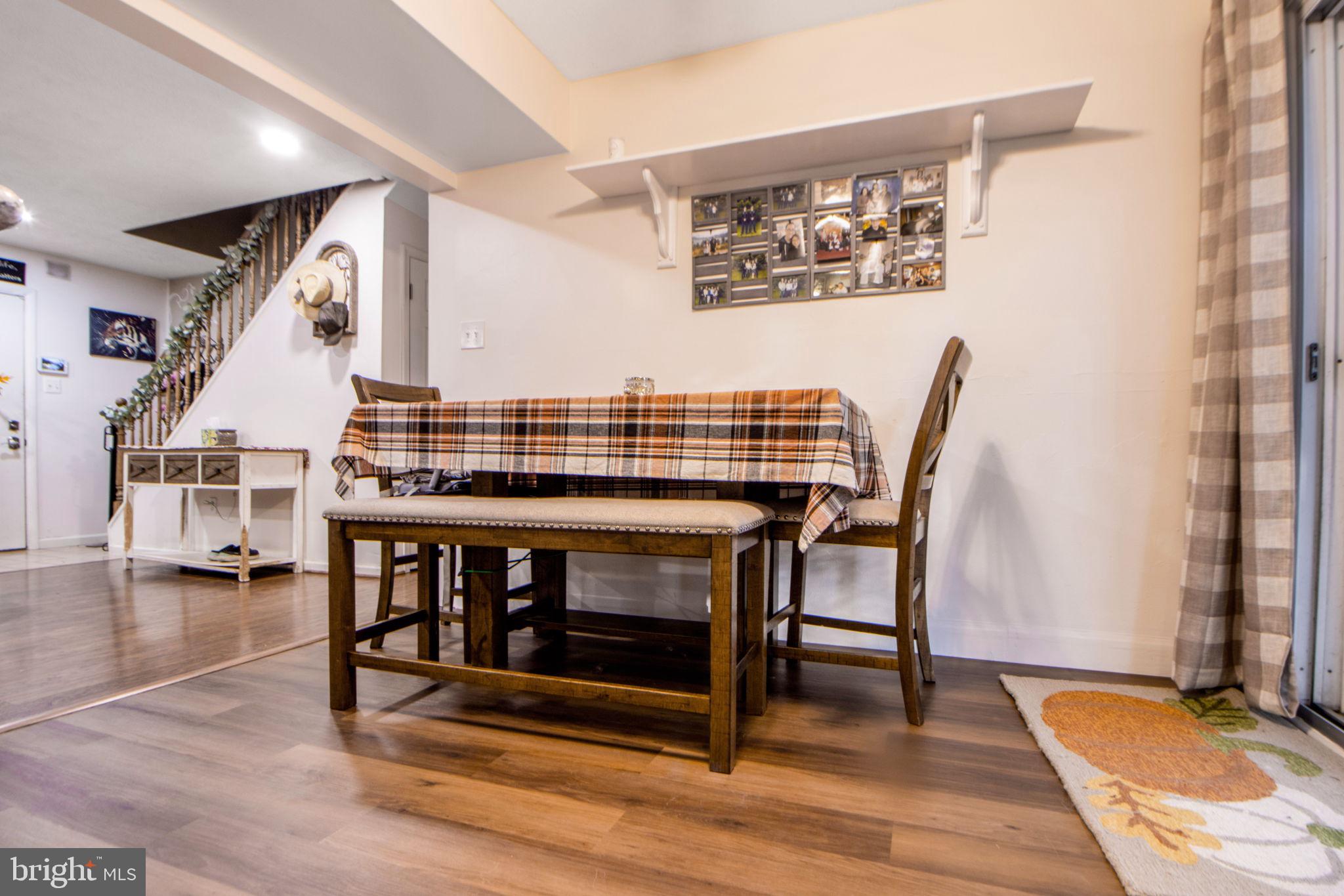 YORKTOWN - Residential