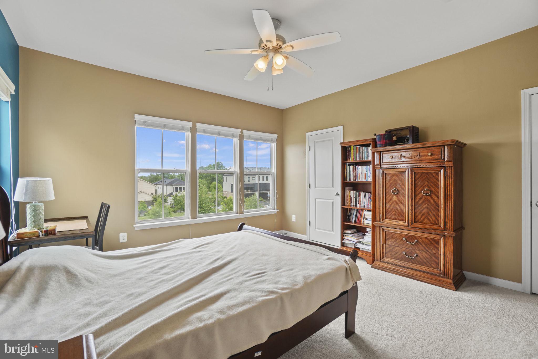 ONE LOUDOUN LANDBAY C - Residential Lease