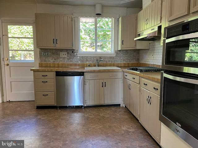 ROCK CREEK FOREST - Residential Lease