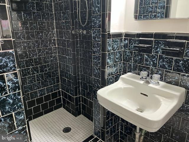 ROCK CREEK FOREST - Residential Lease