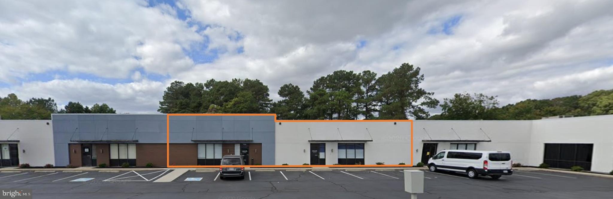 This office space offers a good location convenient to all of the North Salisbury amenities while also just being a few minutes drive to central Salisbury and to the Maryland/Delaware state line, easily serving both states. The space has multiple private offices, a remodeled kitchen, meeting rooms, and ample parking just off of Salisbury's busiest corridor.
Good location - Ample parking - Renovated complex - Close to amenities - Recently renovated turn-key unit