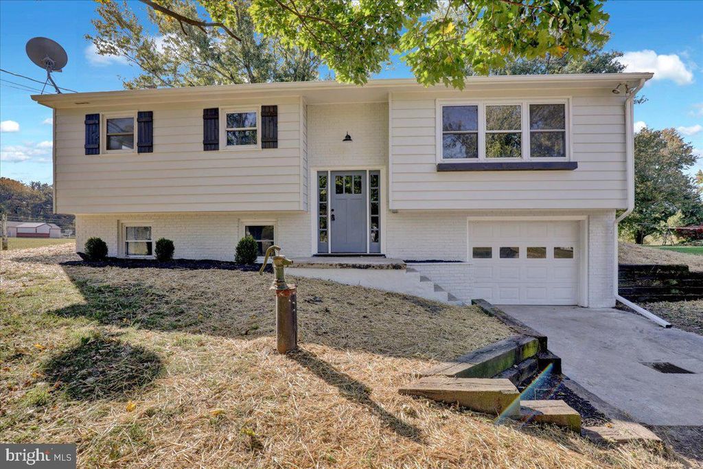 Photo of 624 Georgetown Road, RONKS, PA 17572 (MLS # PALA2062782)