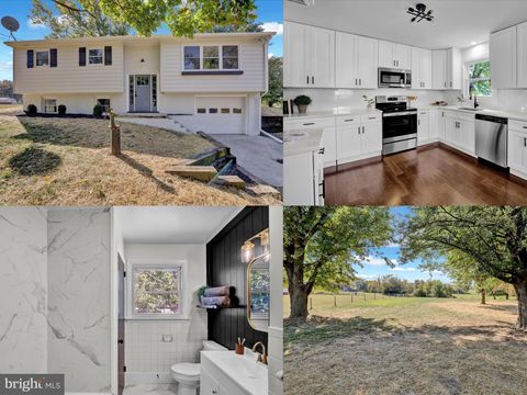 Photo of 624 Georgetown Road, RONKS, PA 17572 (MLS # PALA2062782)