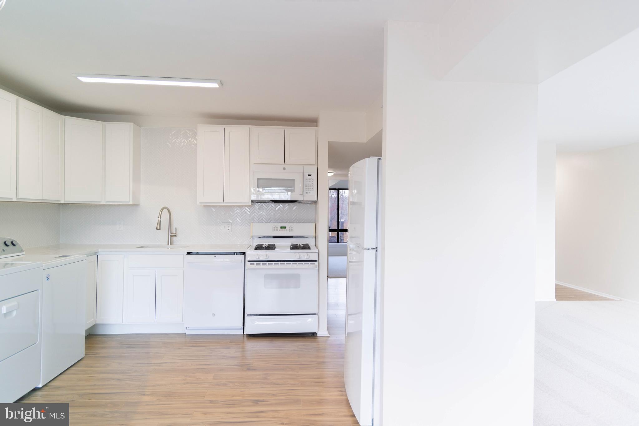 CHELSEA WOODS CONDO - Residential