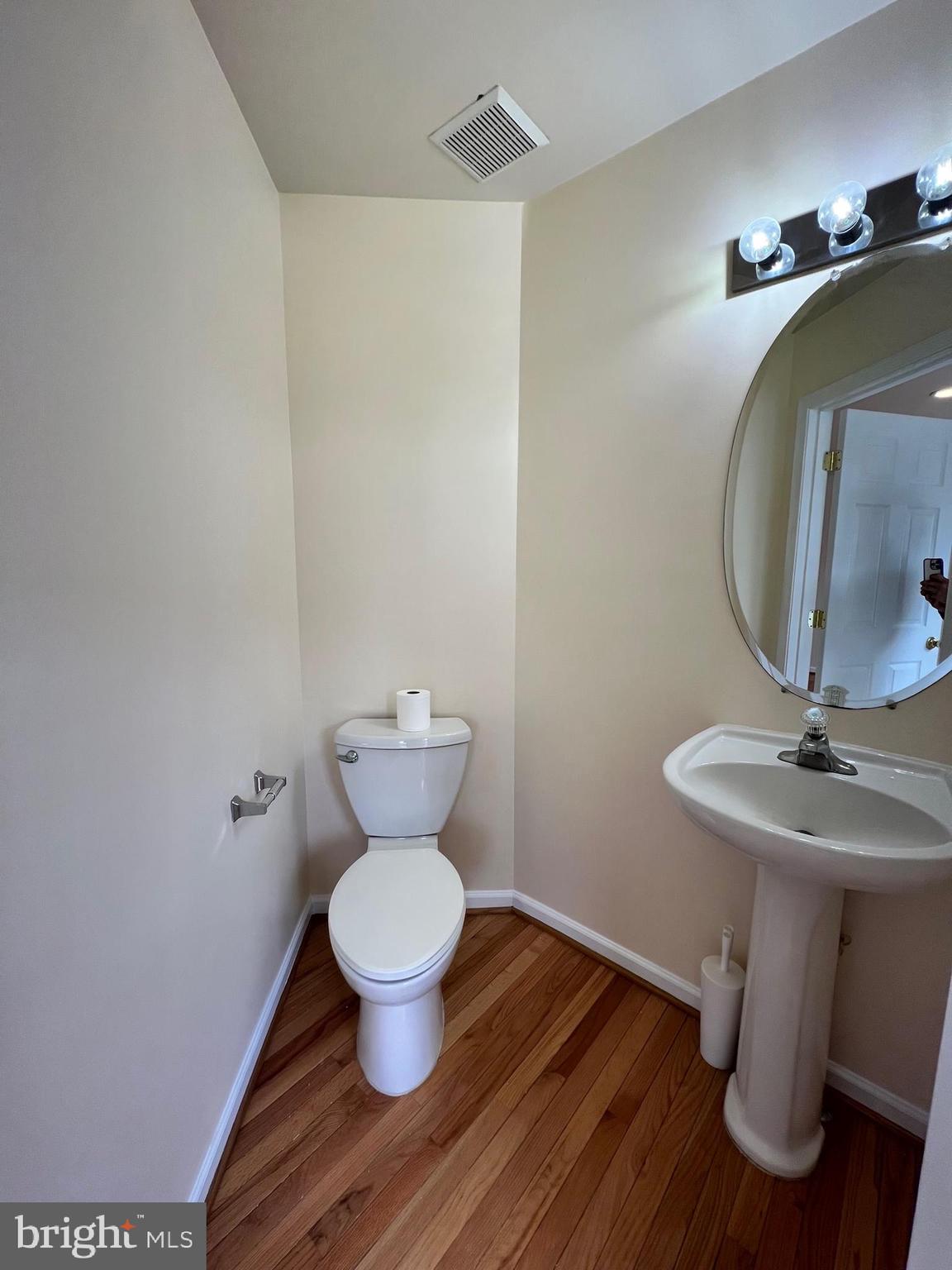 COUNTY GREEN - Residential Lease