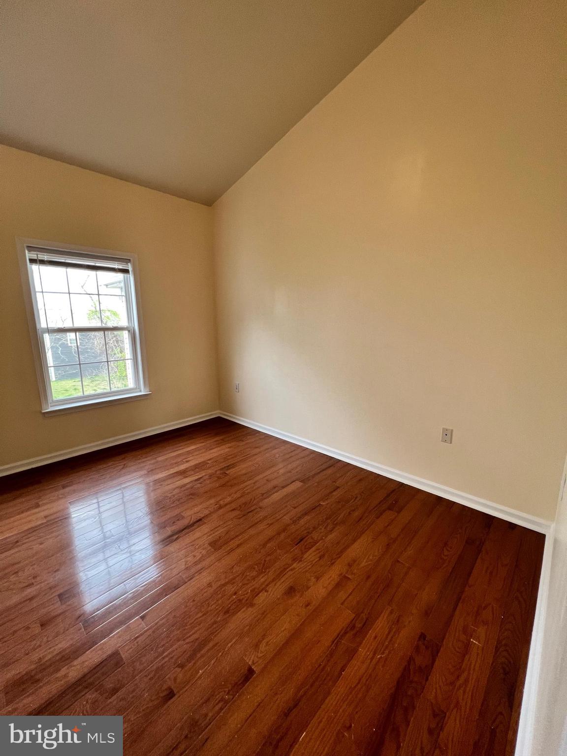 COUNTY GREEN - Residential Lease