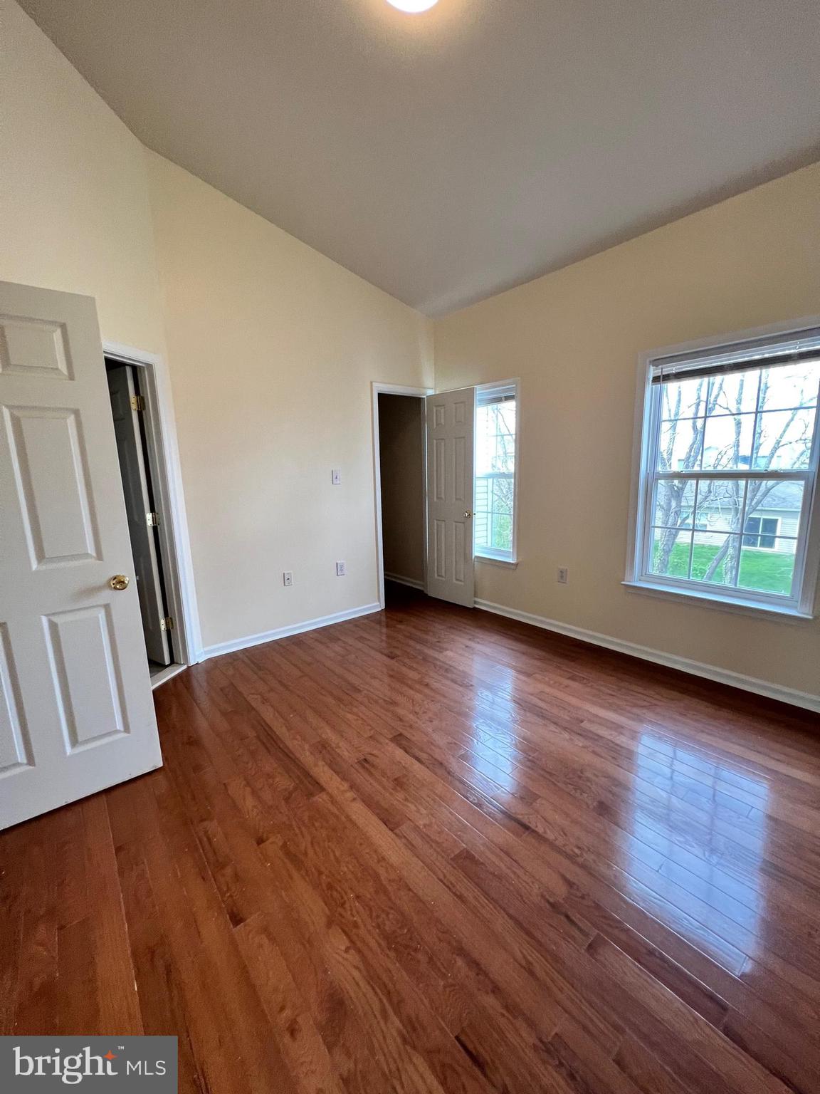 COUNTY GREEN - Residential Lease