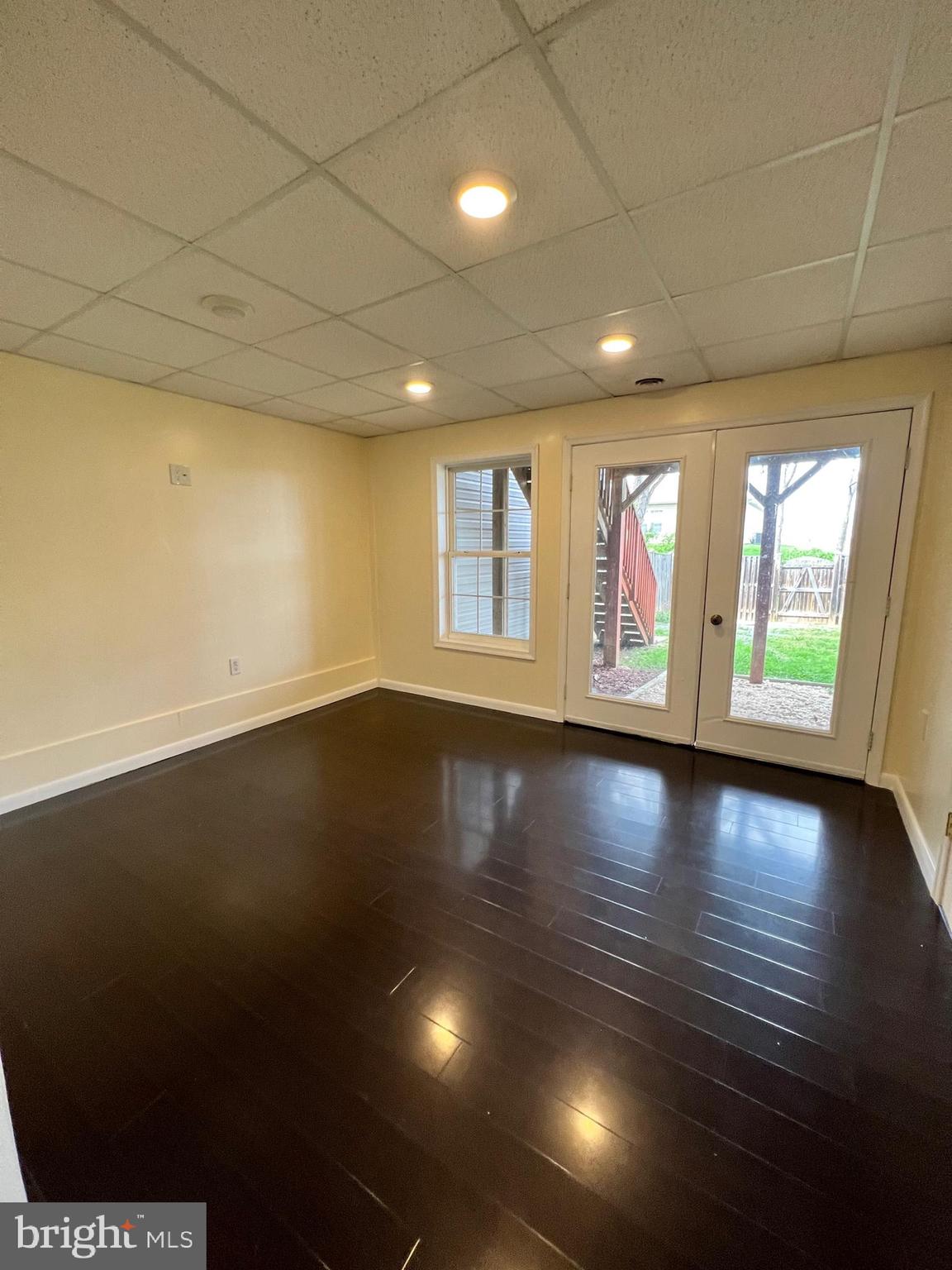 COUNTY GREEN - Residential Lease