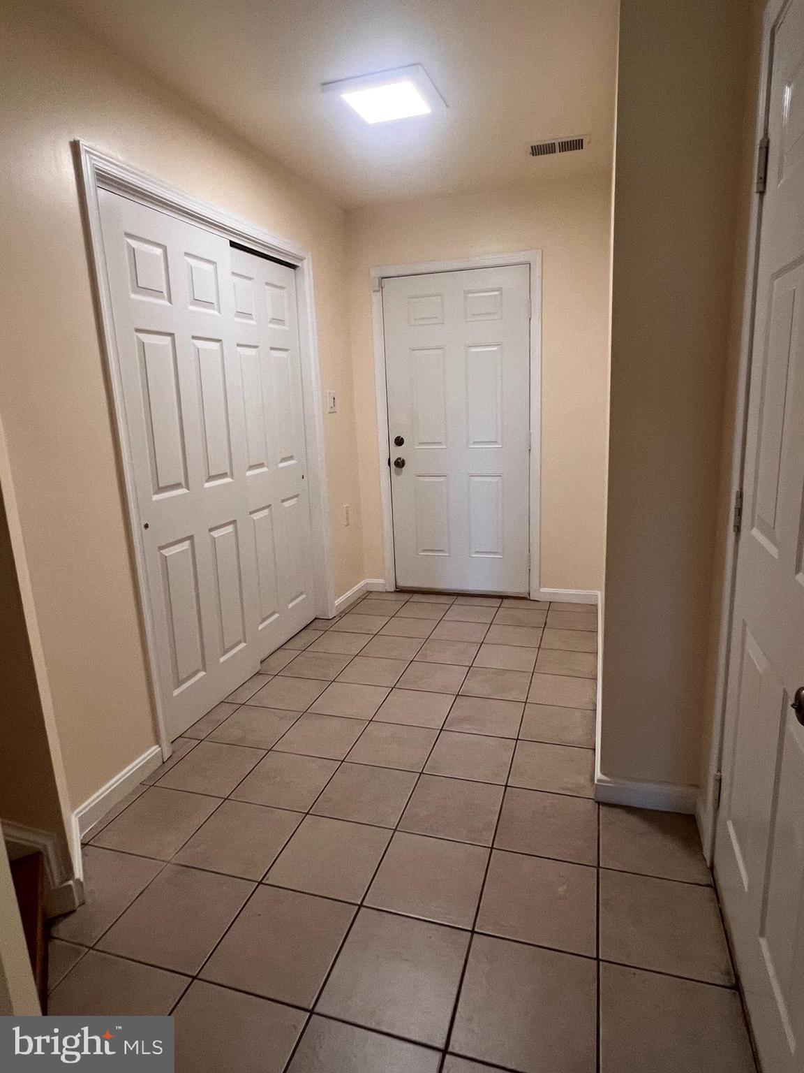 COUNTY GREEN - Residential Lease