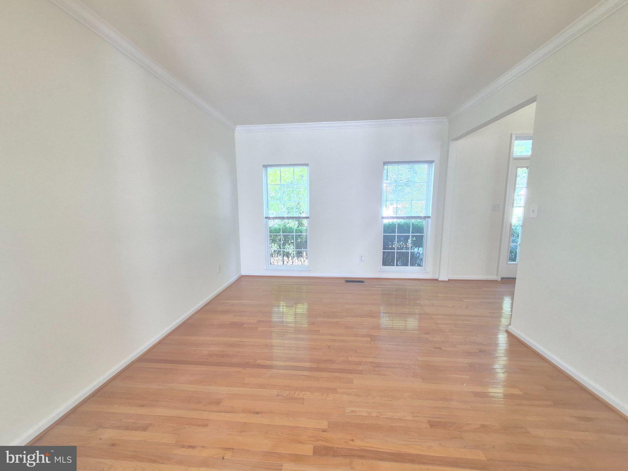 5207 LINDEN DRIVE