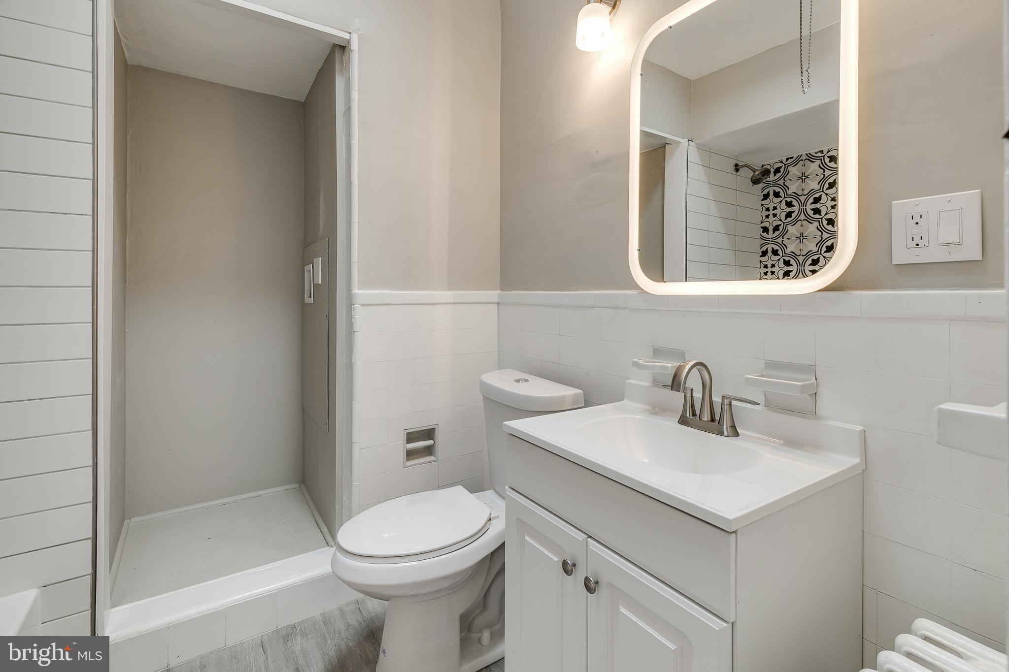 OXFORD CIRCLE - Residential Lease